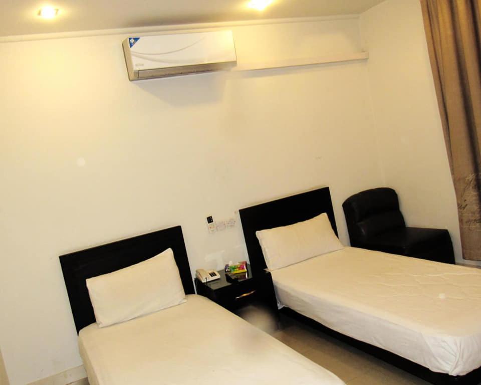 Saphire Hotel Sahiwal Exterior photo